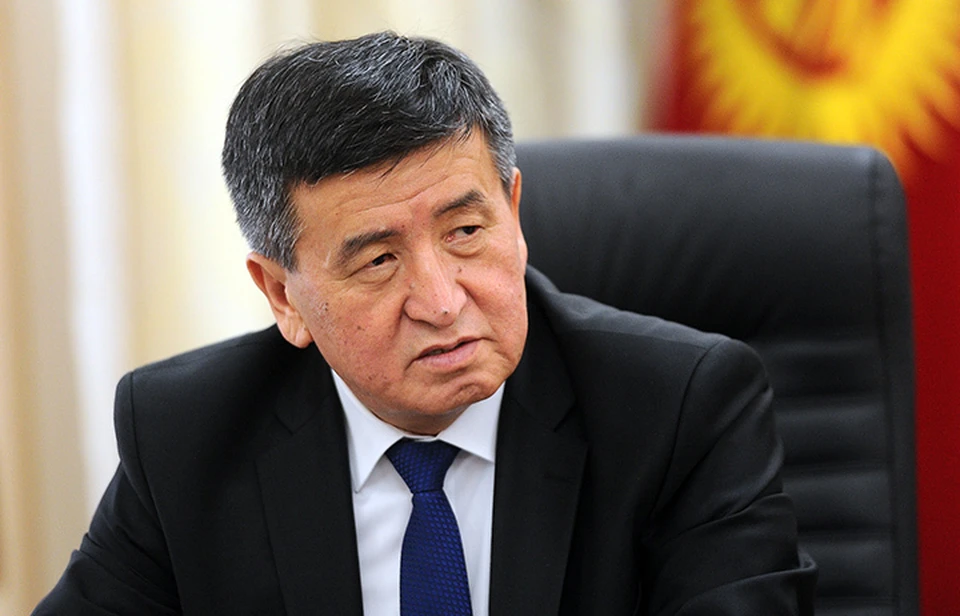 Премьер-министром по-прежнему остался Сооронбай Жээнбеков. За него и за предложенный им кабинет министров проголосовала большая часть депутатов.