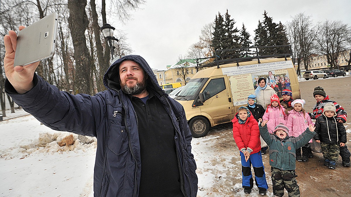 Волонтер Сергей Мельник: придумал такую игру - круговорот добра в природе -  KP.RU