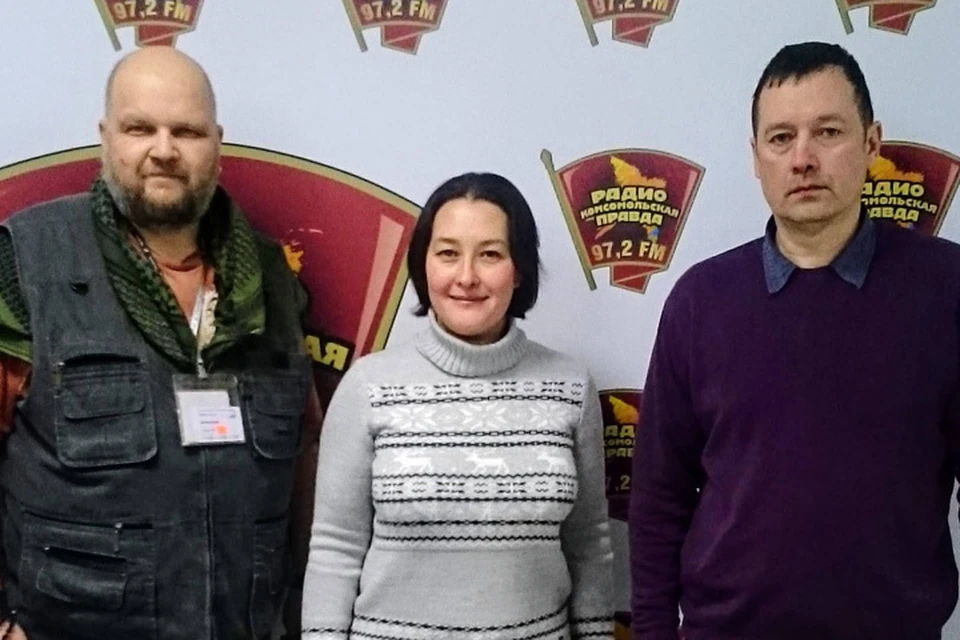 В гости к Дмитрию Широкову (на фото слева) и Наталье Варсеговой пришел Ярослав Реймонт, жена котрого бросила семью из-за секты.