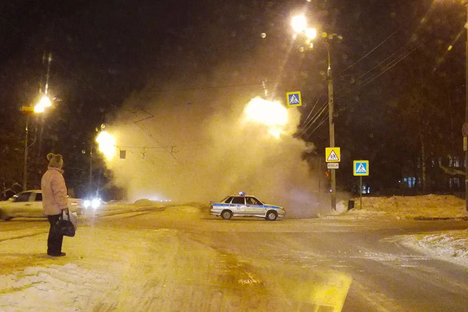 В Ижевске 20 домов остались без тепла из-за порыва трубопровода по Карла Маркса Фото: ИГГС (udmurtiya18rus)