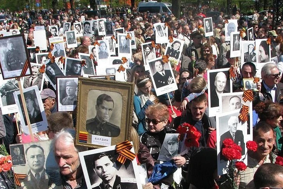 Бессмертный полк в Риге. Фото: с сайта BaltNews.lv