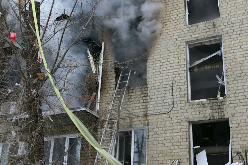 Взрыв полностью разрушил две квартиры в доме на Московском шоссе. Фото: Михаил Егоров.