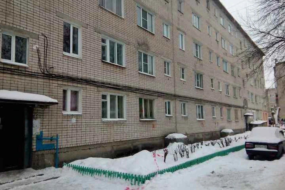 Утром 14 января у пятиэтажки в Дзержинске просел фундамент.