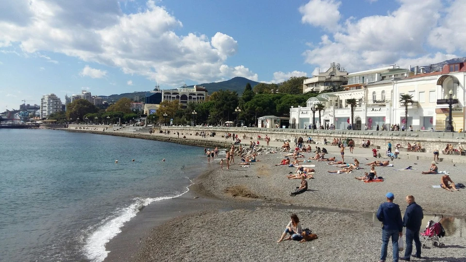 Туристы бронируют номера в Ялте по 3,2 тысячи рублей в сутки.