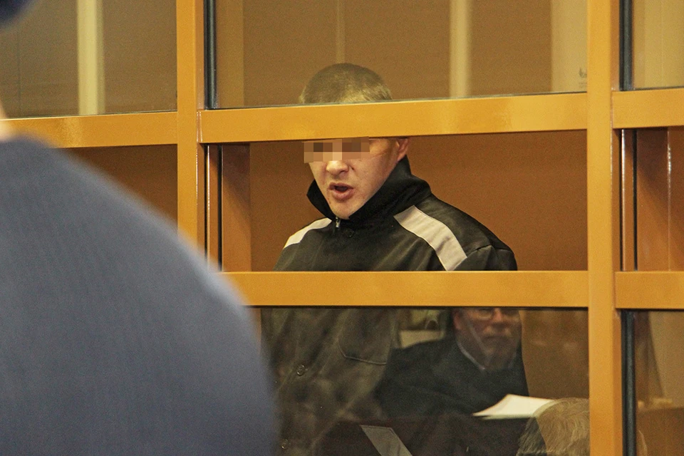 28-летний ярославский бомж прятал глаза от фотокамер. Фото: Сергей Федосеев