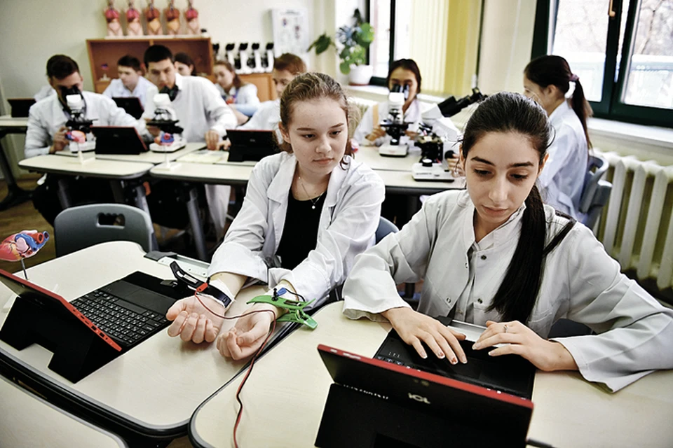 Ученики школы № 627 успешно тестируют современные технологии.