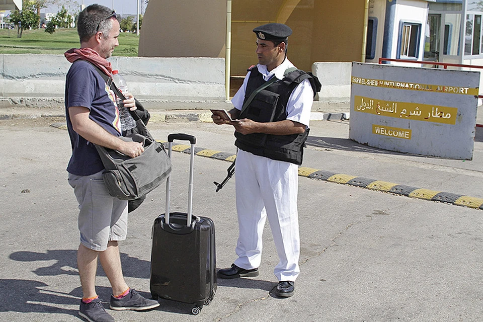 Одобренный правительством документ предусматривает работу российских специалистов в египетских аэропортах и проверку местных служб безопасности.