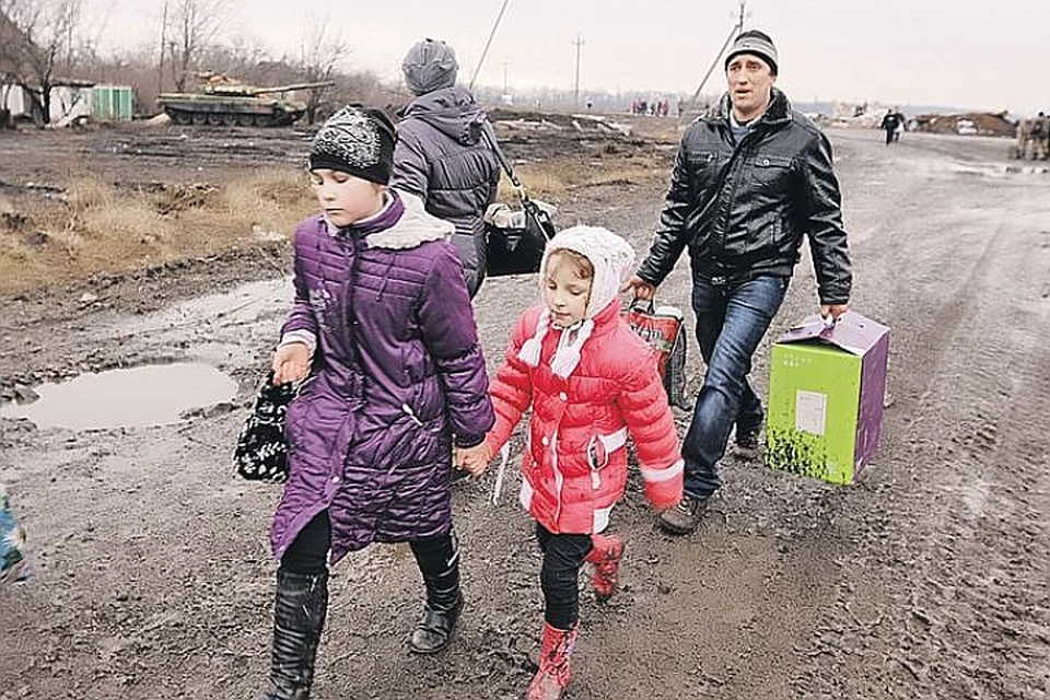 Беженцы с Донбасса и на родине лишились нормальной жизни, и в России не могли её обрести без документов. Теперь всё изменится.