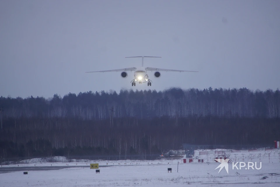 На авиабазу в Кольцово прибыли 2 новых военно-транспортных самолета АН-148-100Е