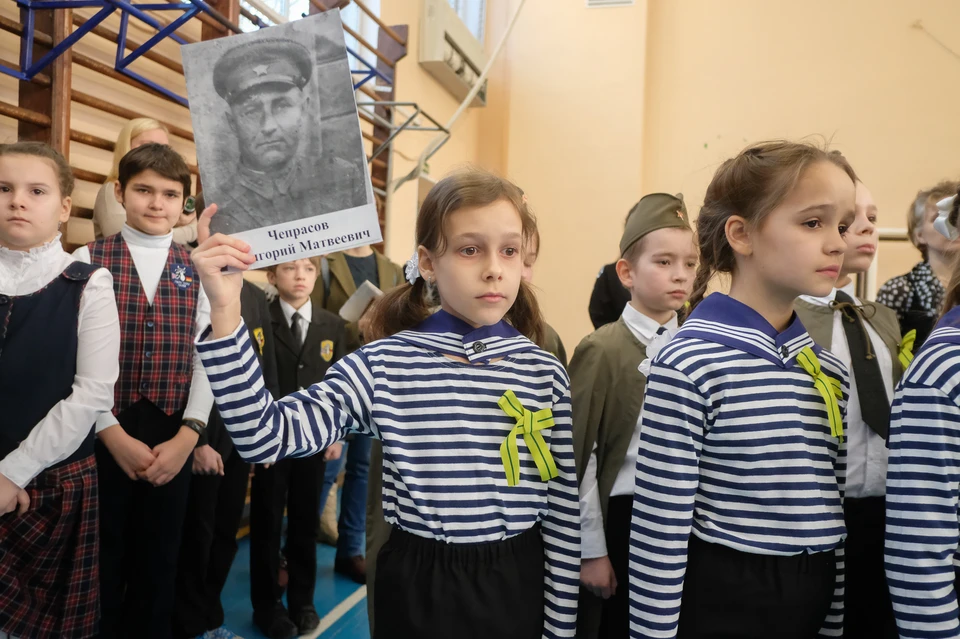 Ученики школы №356 почтили память погибших во время блокады Ленинграда