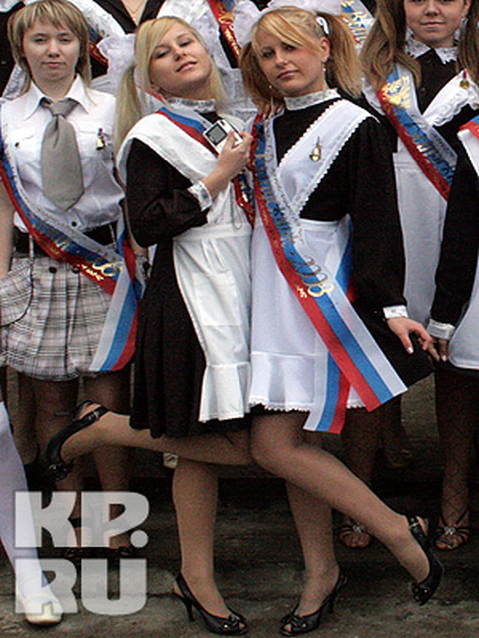 выпускницы в колготках 
