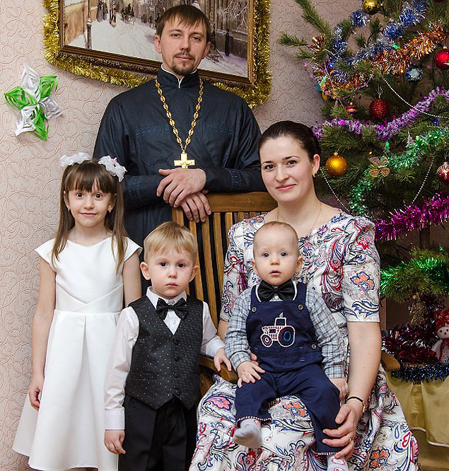 Типичная семья покупателей (на фото матушка Юлия из города Губкин Белгородской области с мужем и детьми). ФОТО: Предоставлено магазином