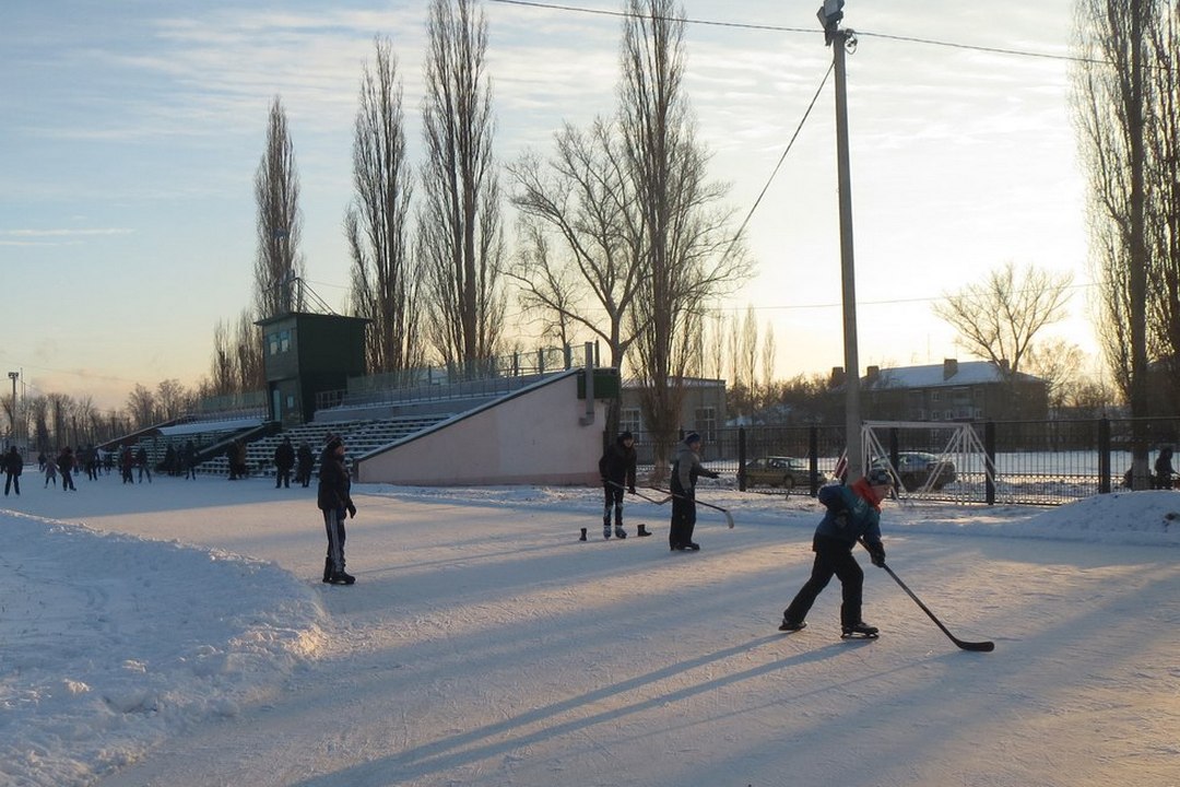 Работают хоккейные площадки