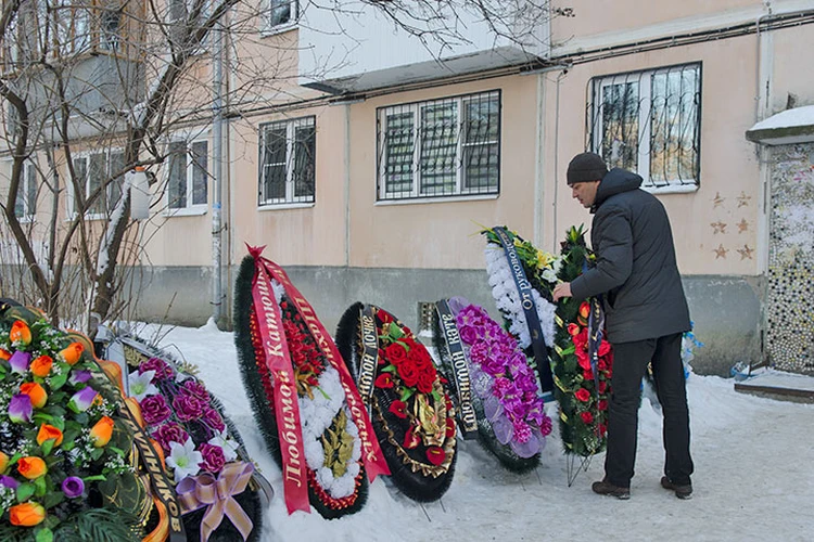 Подполковник полиции из Самарской области и его жена стали жертвами уличной разборки