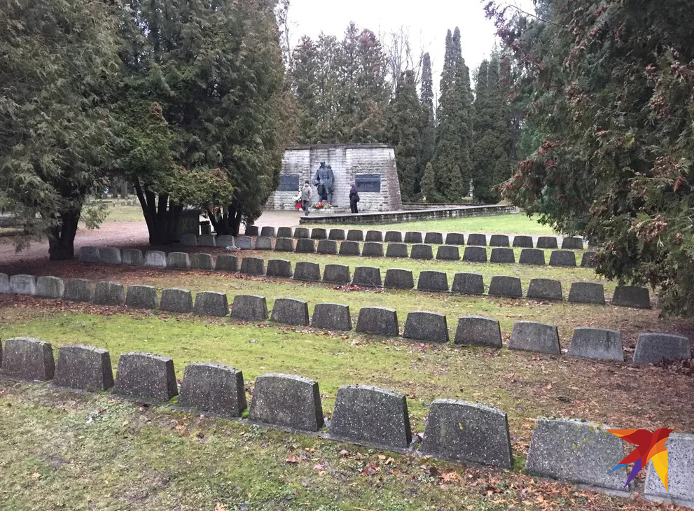 Военное кладбище.