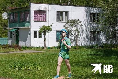 «Пионер на территории детского лагеря издалека выглядит как живой (Ногинский район)»