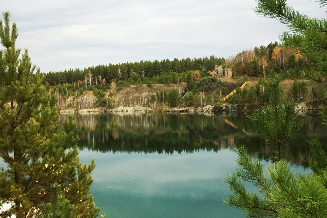 Мраморное озеро Абрашино.