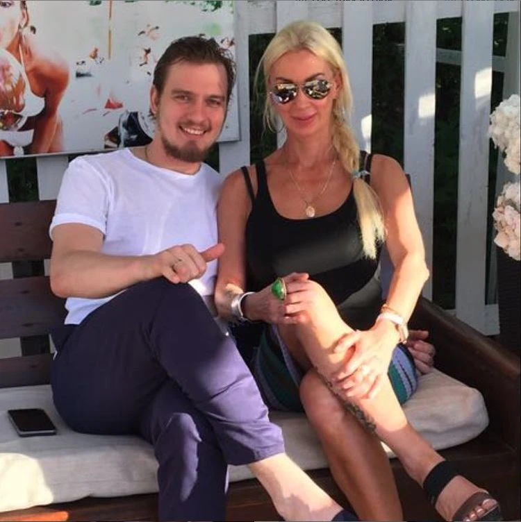Лера Кудрявцева рассталась с бывшим хоккеистом ЦСКА Макаровым: «Я ушла от мужа. Алкоголь — зло»
