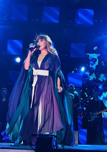 Анита Цой на открытии