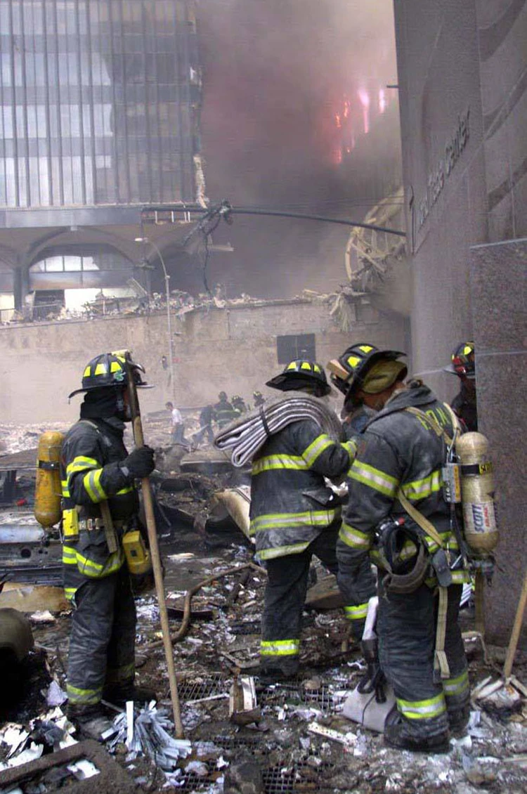 19 лет трагедии 9/11: истории людей, выживших в теракте в США