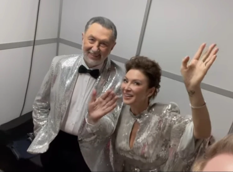 Әдемі қыздармен жоғары сапалы порно