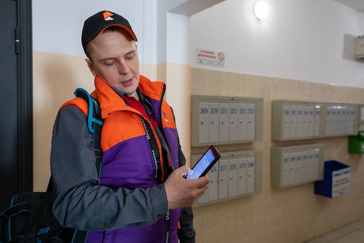 Вся информация о доме есть в специальной программе, инсталлятор заранее знает, что взять с собой.