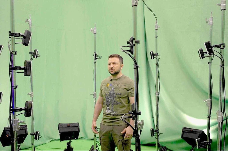 Съемки Зеленского с применением технологии "зеленого экрана" уже вошли в историю.