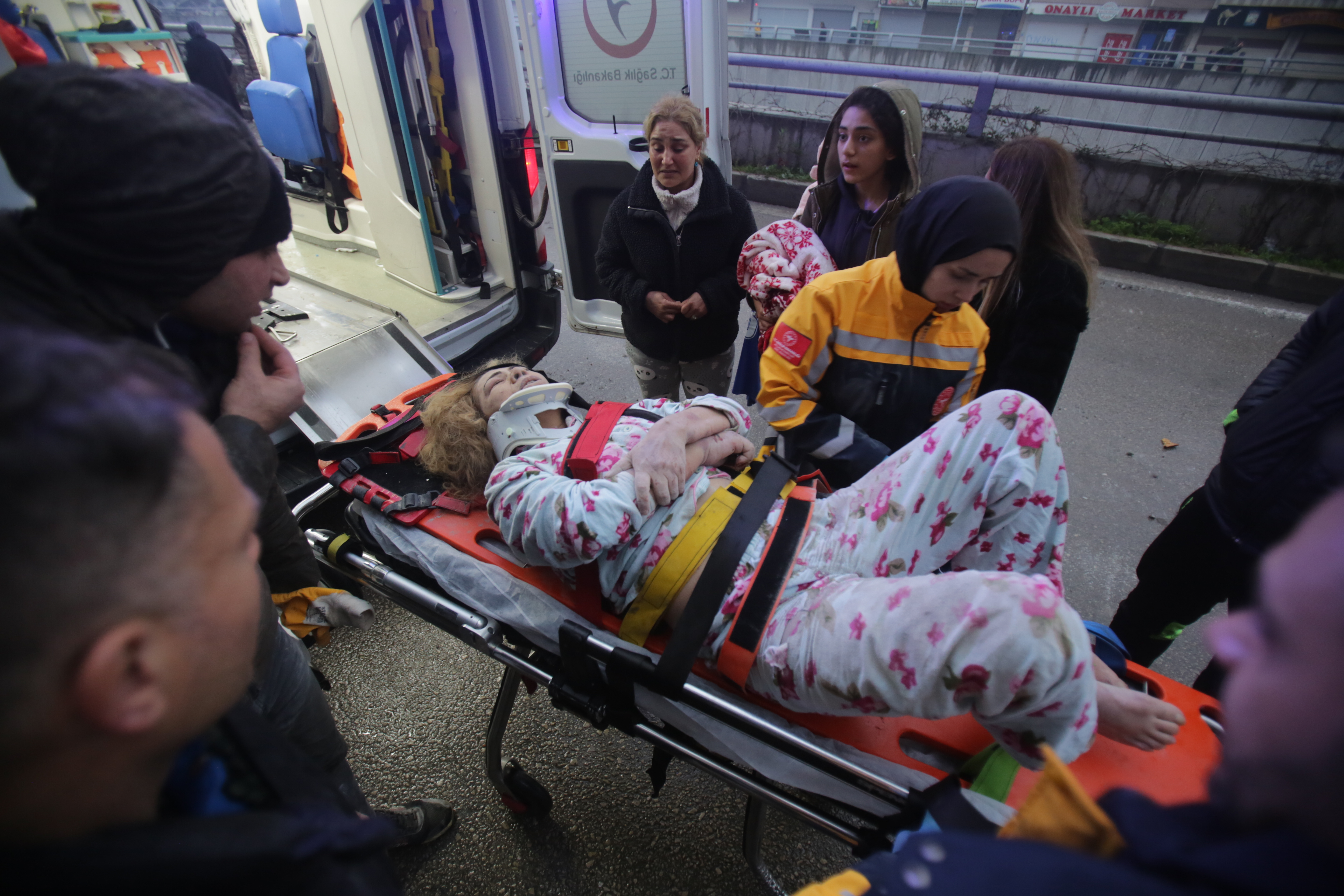 Дети землетрясение