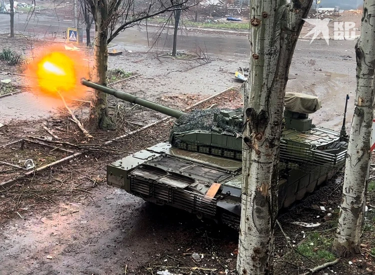 Самый современный российский танк в городской застройке смотрится ужасающе завораживающе