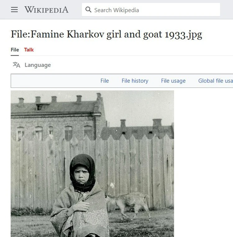 Голодная девочка из Харькова и коза, 1933. Фото: Википедия