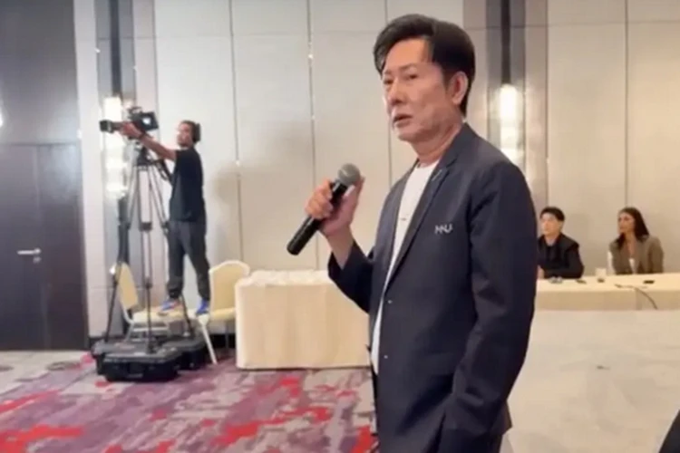  участницы разрыдались от грубости организатора и покинули зал - KP.RU