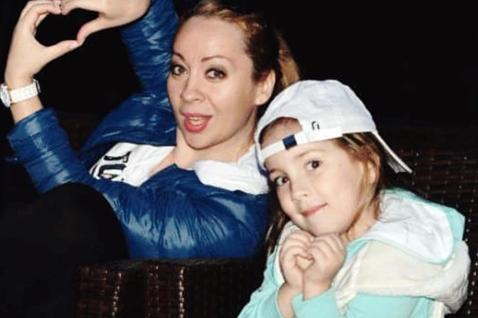  Екатерина Ведунова и дочька 
