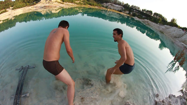 Облачко: - Я свинцовые плавки дома забыл!