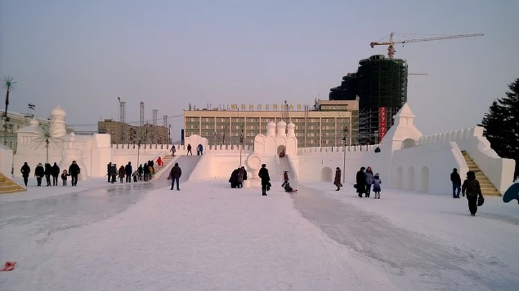 Ледовый городок Благовещенска: гуляйте, пока не растаяло